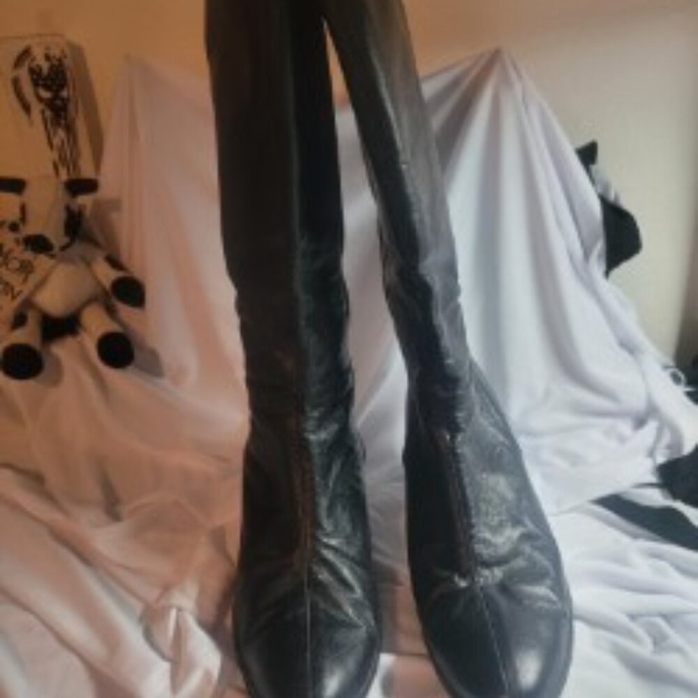 Newport News Black High Heel Zippered Boots – Vegan Leather – Women’s 11M